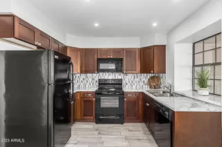 Photo #6: 6601870 Listing