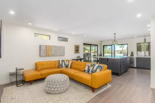 Photo #6: 6602006 Listing