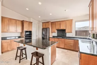 Photo #1: 6602200 Listing