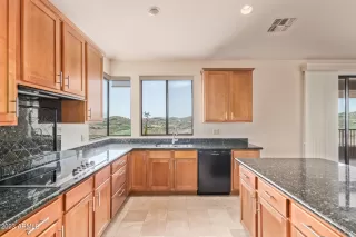 Photo #2: 6602200 Listing