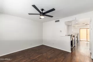 Photo #6: 6602258 Listing