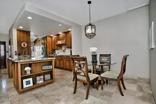 Photo #5: 6602402 Listing