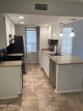 Photo #2: 6603036 Listing