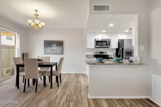 Photo #6: 6603359 Listing 