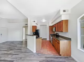 Photo #3: 6603618 Listing