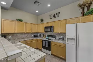 Photo #4: 6604391 Listing