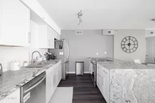 Photo #5: 6604835 Listing 