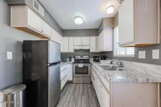 Photo #5: 6604956 Listing