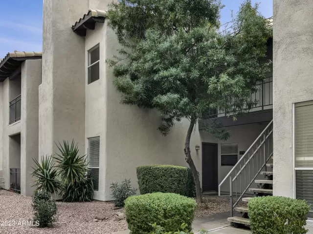 MLS: 6605389 Condo For Sale