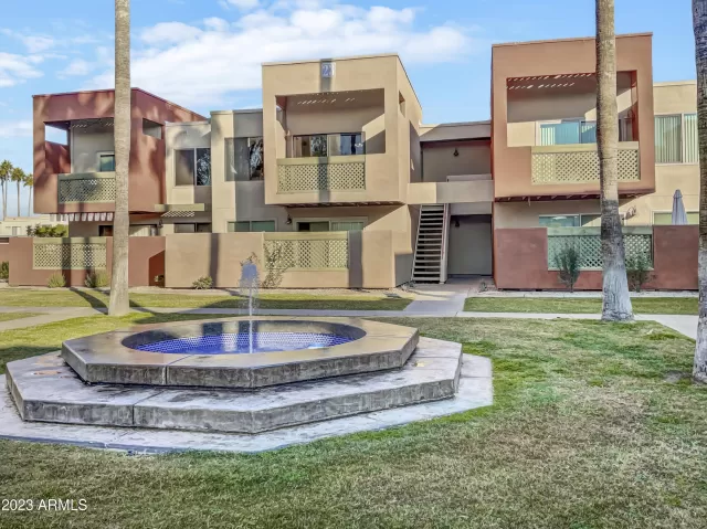 MLS: 6605402 Condo For Sale