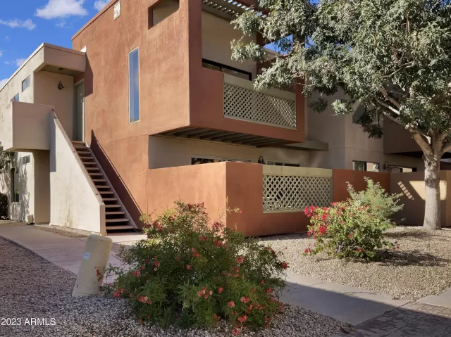 MLS: 6605408 Condo For Sale