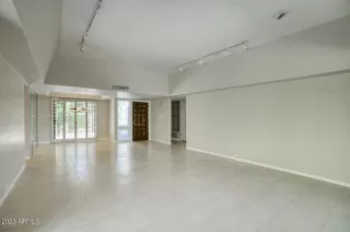 Photo #5: 6605465 Listing