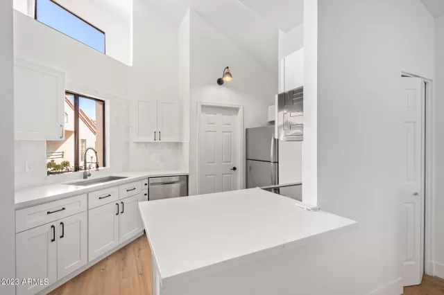 MLS: 6605487 Condo For Sale