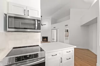 Photo #2: 6605487 Listing