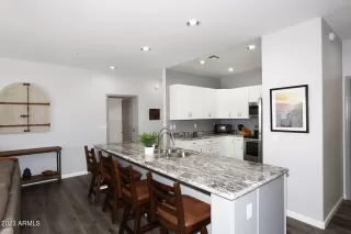 Photo #6: 6605488 Listing
