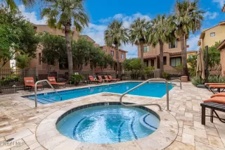 Photo #2: 6605498 Listing