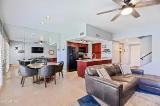 Photo #6: 6605659 Listing