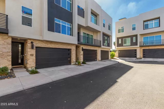 MLS: 6605755 Condo For Sale