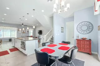 Photo #4: 6605755 Listing