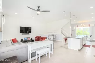 Photo #5: 6605755 Listing