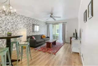 Photo #3: 6605777 Listing