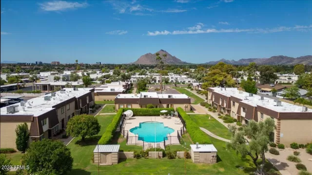 MLS: 6605811 Condo For Sale