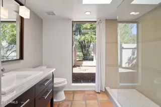 Photo #6: 6605899 Listing
