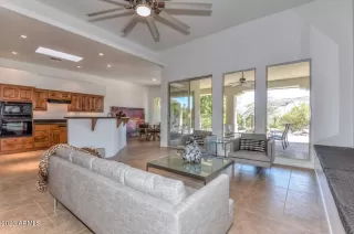 Photo #6: 6605901 Listing 