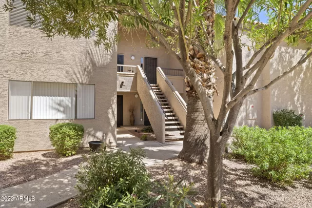 MLS: 6605928 Condo For Sale