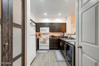 Photo #2: 6606132 Listing