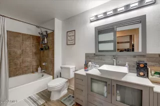 Photo #5: 6606132 Listing