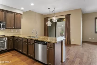 Photo #6: 6606189 Listing