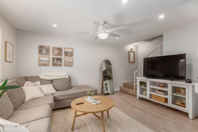 MLS: 6606278 Condo For Sale