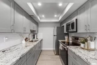 Photo #6: 6606278 Listing