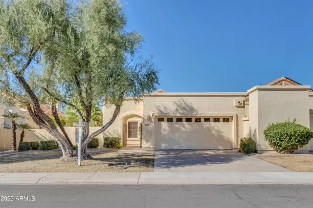 MLS: 6606716 Condo For Sale