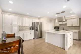 Photo #3: 6607328 Listing