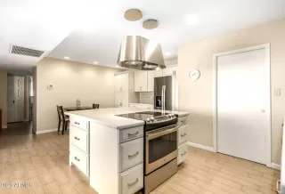 Photo #5: 6607328 Listing