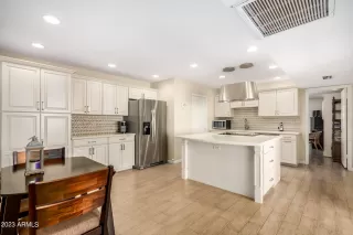 Photo #6: 6607328 Listing