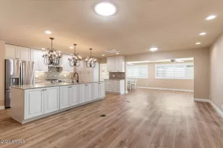 Photo #2: 6607489 Listing