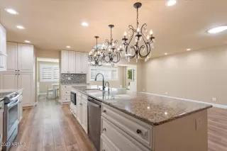 Photo #6: 6607489 Listing