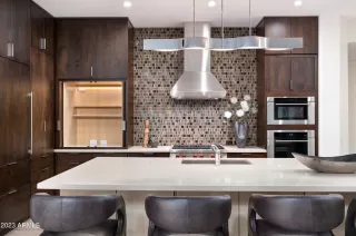 Photo #3: 6607745 Listing