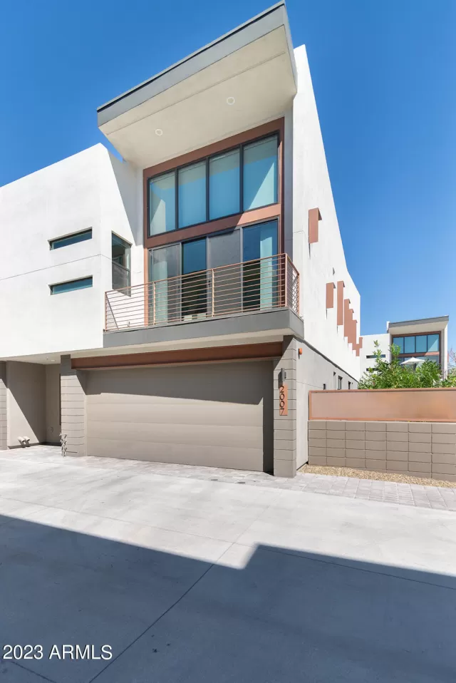 MLS: 6607776 Condo For Sale