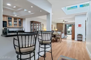 Photo #2: 6607831 Listing 