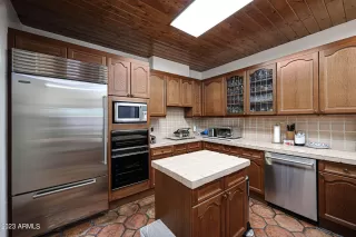 Photo #2: 6608180 Listing