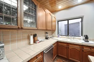 Photo #4: 6608180 Listing