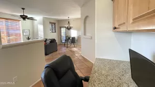 Photo #5: 6608226 Listing