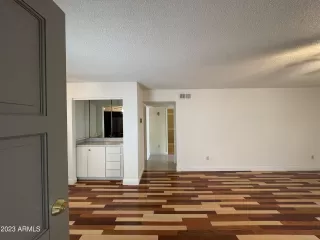 Photo #5: 6608275 Listing