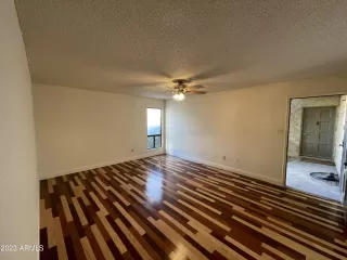 Photo #6: 6608275 Listing