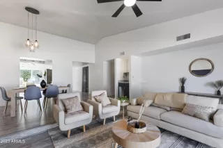 Photo #3: 6608476 Listing 