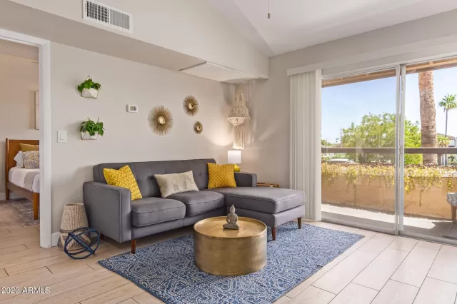 MLS: 6608577 Condo For Sale